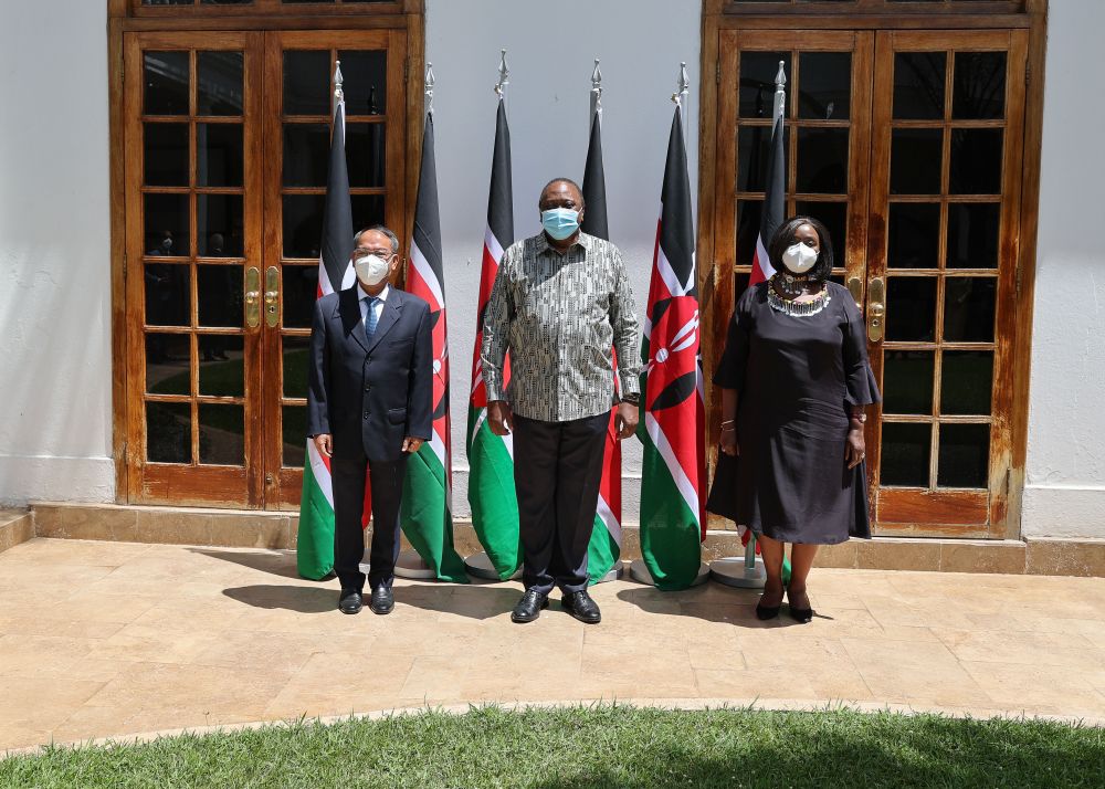 Đại sứ Nguyễn Nam Tiến trình Thư ủy nhiệm lên Tổng thống Cộng hòa Kenya