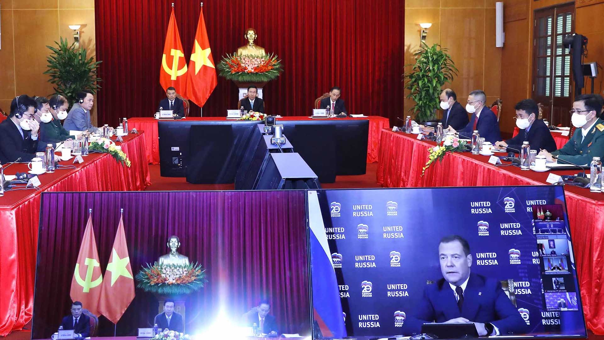 Các đại biểu dự hội nghị trực tuyến tại điểm cầu Hà Nội. (Nguồn: TTXVN)