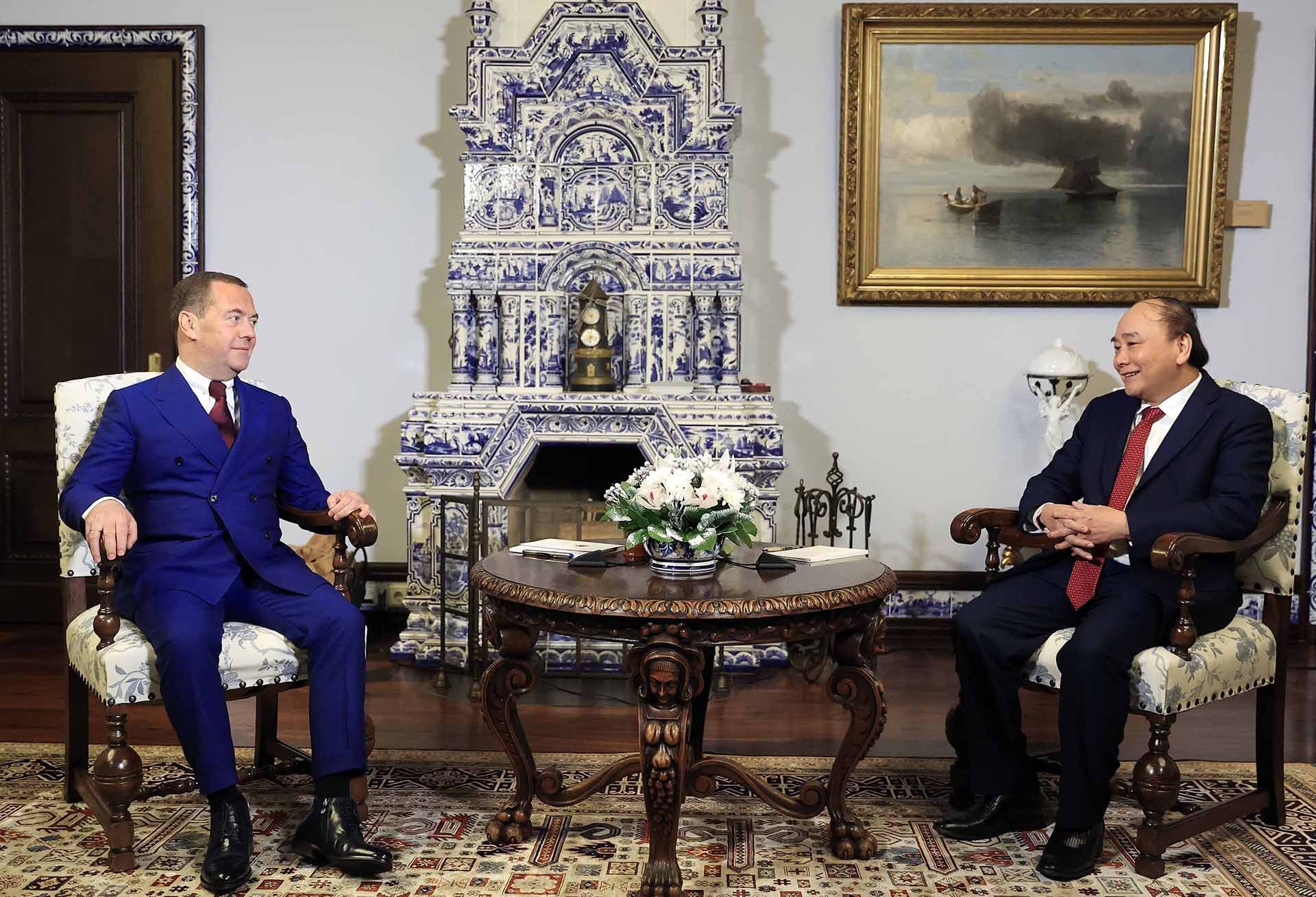 Chủ tịch nước Nguyễn Xuân Phúc gặp Phó Chủ tịch Hội đồng An ninh Liên bang Nga D. Medvedev. (Nguồn: TTXVN)