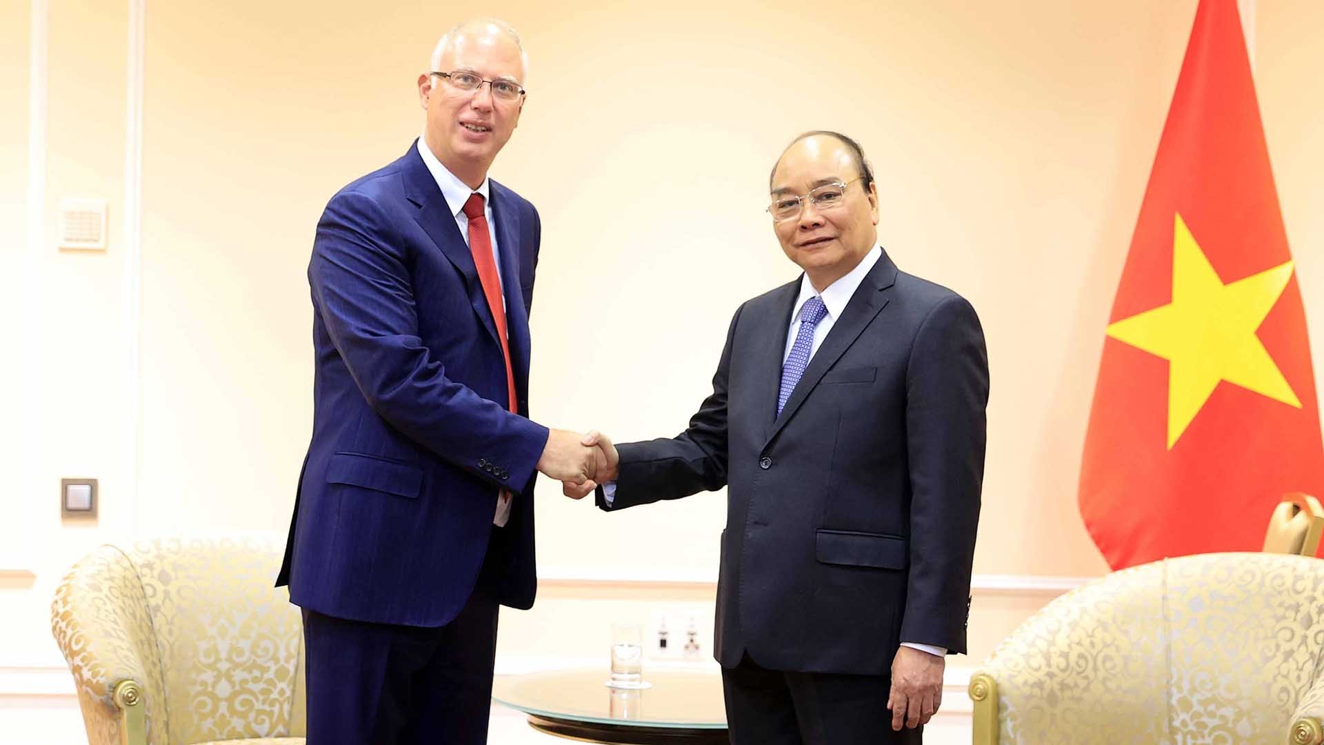 Chủ tịch nước Nguyễn Xuân Phúc tiếp Tổng Giám đốc Quỹ đầu tư trực tiếp của Nga Kirill Dmitriev. (Nguồn: TTXVN) Chủ tịch nước Nguyễn Xuân Phúc tiếp Tổng Giám đốc Quỹ đầu tư trực tiếp của Nga Kirill Dmitriev. (Nguồn: TTXVN)