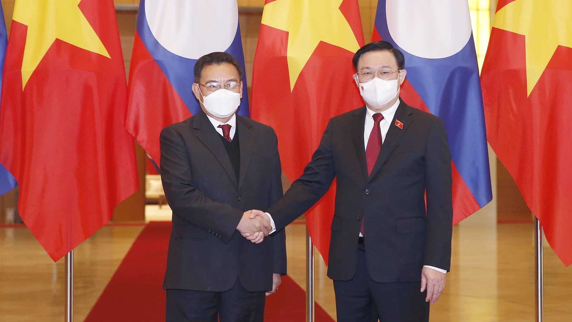Chuyến thăm chính thức của Chủ tịch Quốc hội Vương Đình Huệ đến Lào: Tăng cường quan hệ vĩ đại Việt Nam-Lào