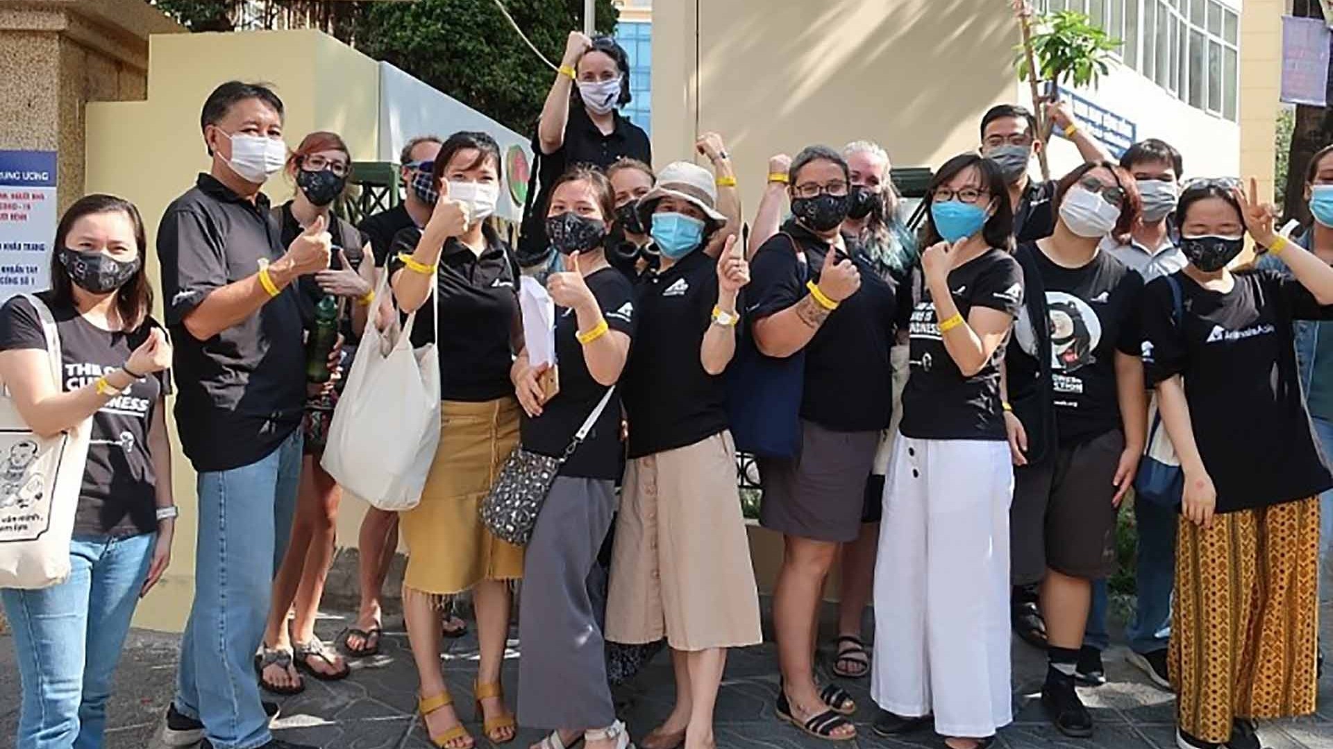 nhip cau huu nghi giua mua dich