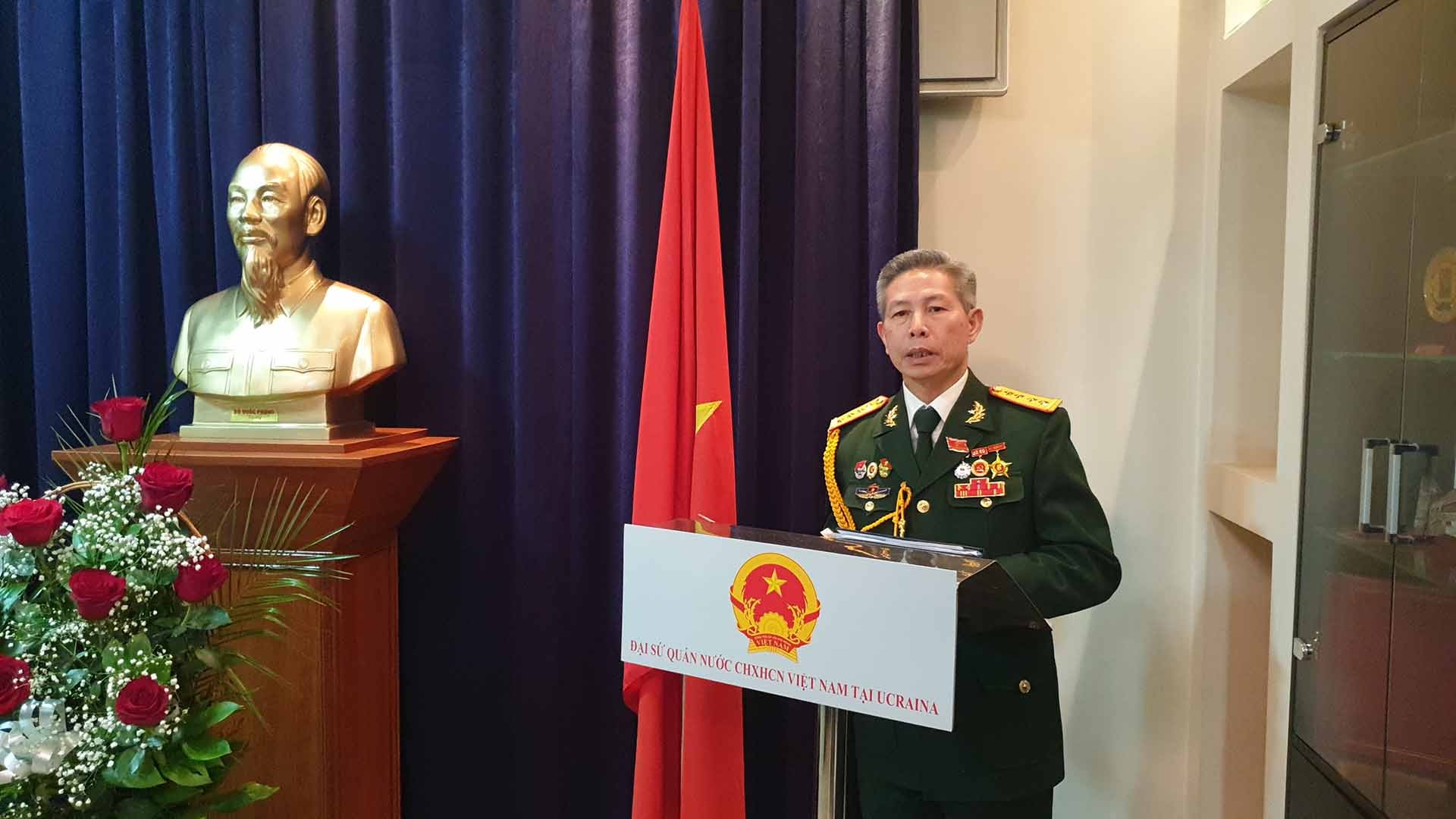 Chủ tịch Hội Cựu chiến binh Việt Nam tại Ukraine Nguyễn Văn Loan phát biểu.