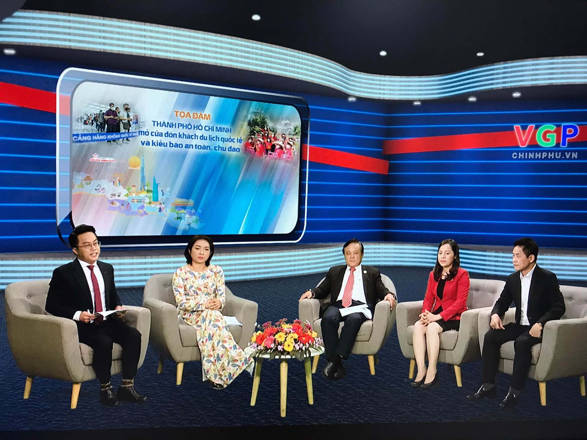 Tọa đàm Thành phố Hồ Chí Minh mở cửa đón khách du lịch quốc tế và kiều bào an toàn, chu đáo