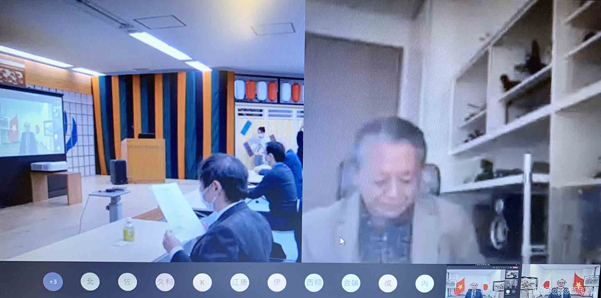 Ông Mitani Mitsuru, chủ tịch công ty Mitani Sangyo đồng thời là chủ tịch của Hiệp hội các doanh nghiệp xúc tiến đầu tư giữa khu vực Hokuriku và Việt Nam phát biểu.