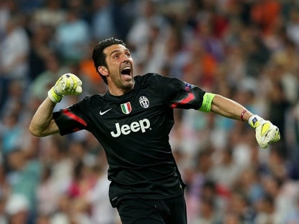 doi hinh xuat sac nhat nam cua uefa