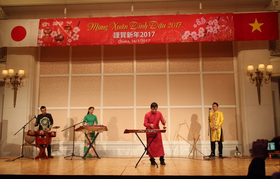 Ấm áp Tết Cộng đồng ở Osaka am ap tet cong dong o osaka