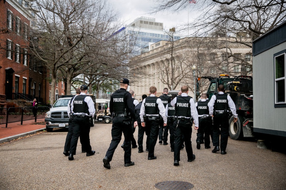 mat vu my tat bat truoc le nham chuc cua ong trump