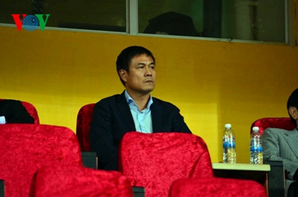 cong phuong tang hinh o v league hlv huu thang dam chieu