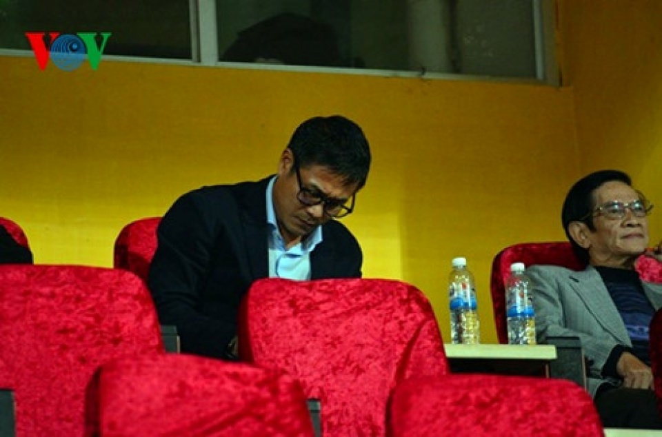 cong phuong tang hinh o v league hlv huu thang dam chieu