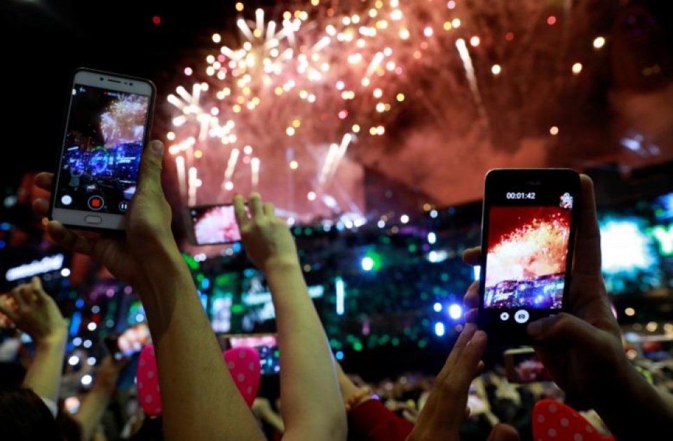 ruc ro phao hoa chao nam moi 2019 tren khap the gioi