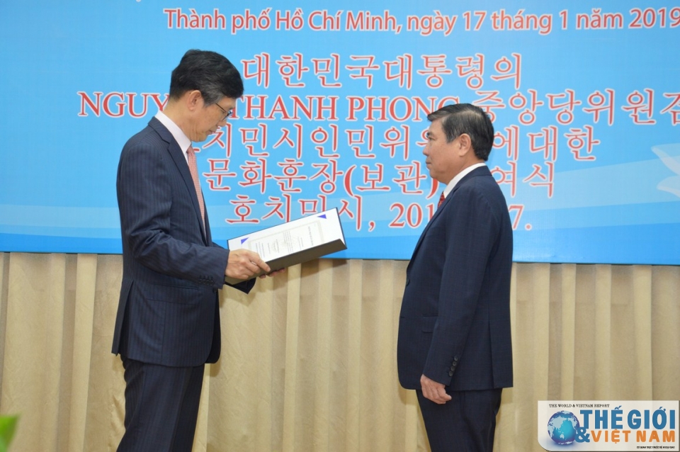 Chủ tịch TP. Hồ Chí Minh nhận Huân chương văn hóa Bogwan chu tich tp ho chi minh nhan huan chuong van hoa bogwan