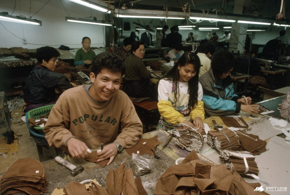 so lao dong nuoc ngoai lam viec tai han quoc gia tang manh