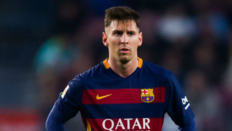 cuoc dua chiec giay vang chau au messi vuon len dan dau