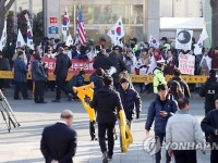 han quoc nguoi dan tiep tuc bieu tinh phan doi ba park geun hye