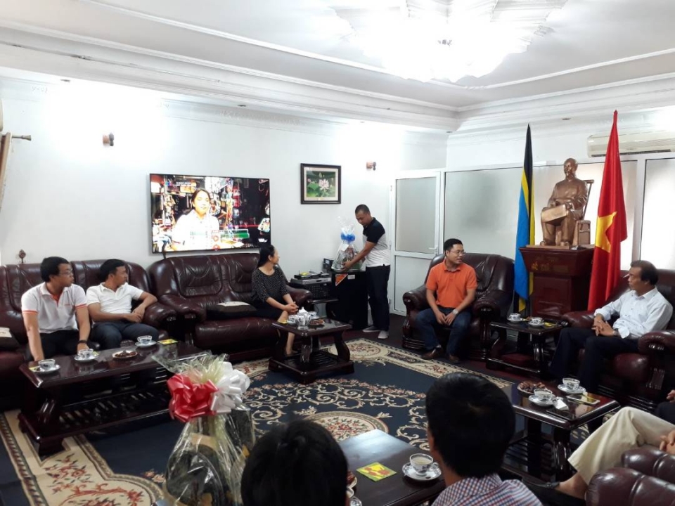 Hết mình vì doanh nghiệp và cộng đồng người Việt tại Tanzania het minh vi doanh nghiep va cong dong viet nam tai tanzania