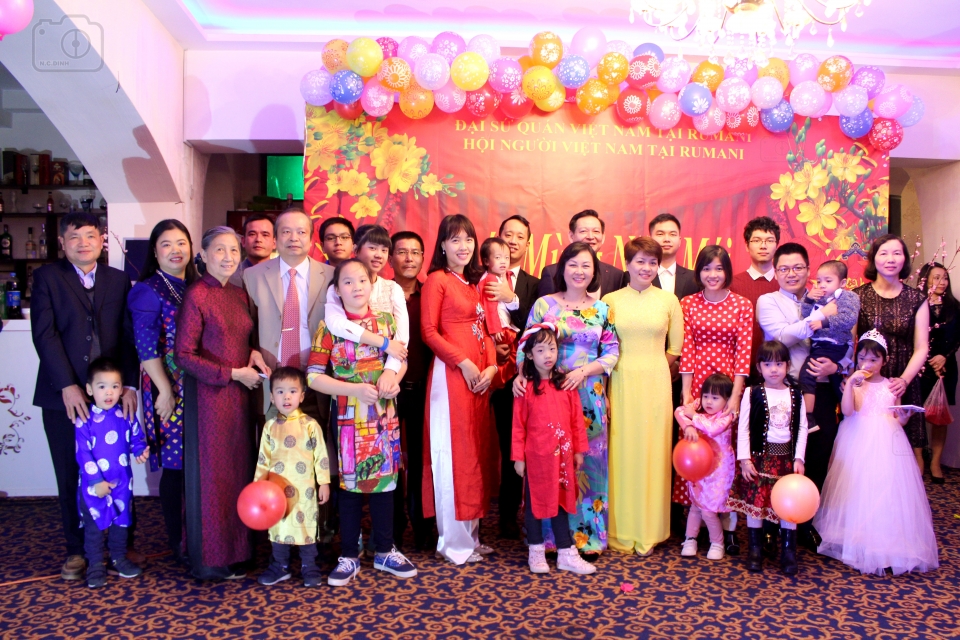 Cộng đồng người Việt đóng vai trò quan trọng trong quan hệ Việt Nam - Romania cong dong nguoi viet dong vai tro quan trong trong quan he viet nam romania