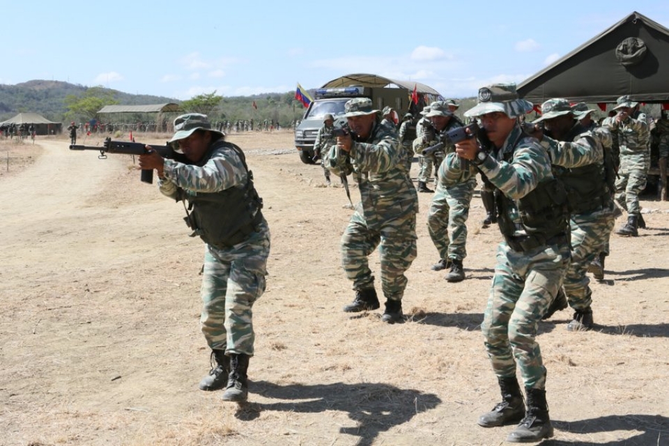 quan doi venezuela bat dau tap tran