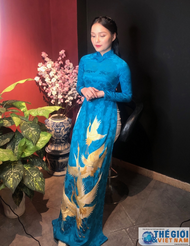 tro chuyen cung nu sinh ngoai giao tang hoa tong thong trump