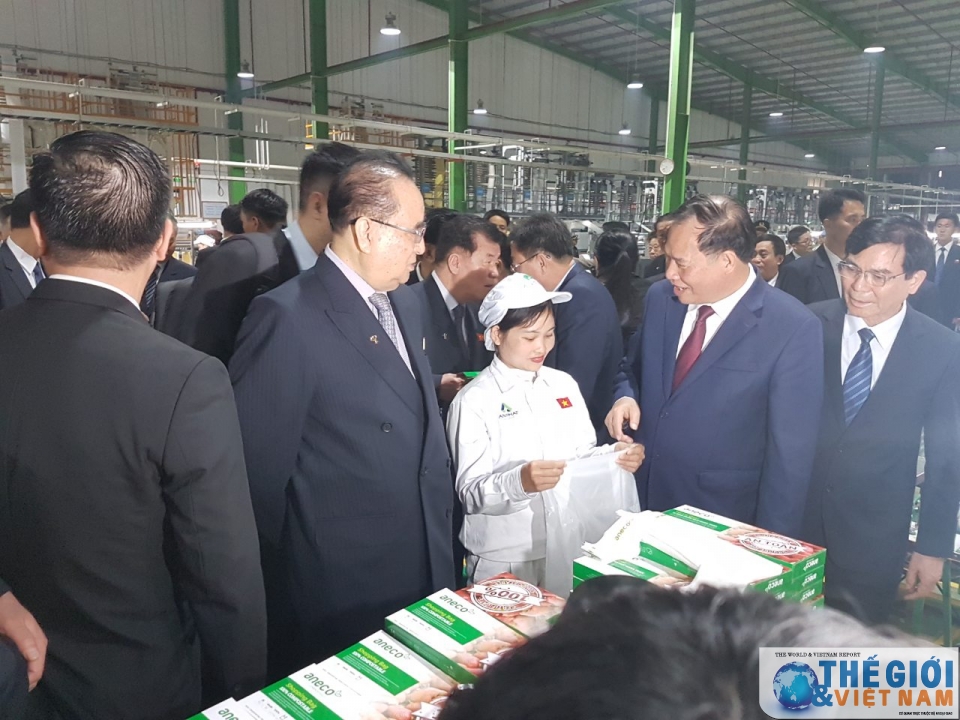 nhung hinh anh dau tien ve chuyen tham hai duong cua doan dai bieu cap cao trieu tien