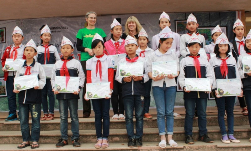 trao giai cuoc thi ve hoc sinh chung tay bao ve loai gau