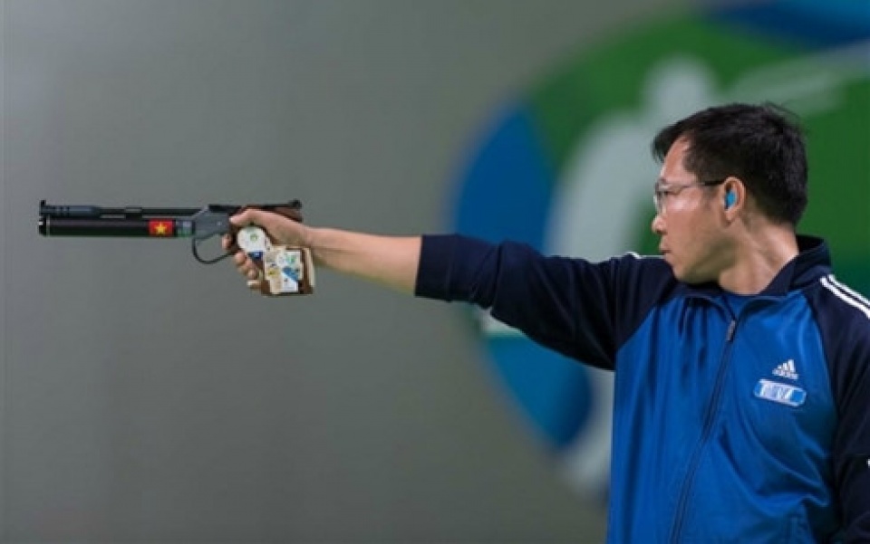 hoang xuan vinh dung buoc tai vong loai 50m sung ngan nam giai vdtg