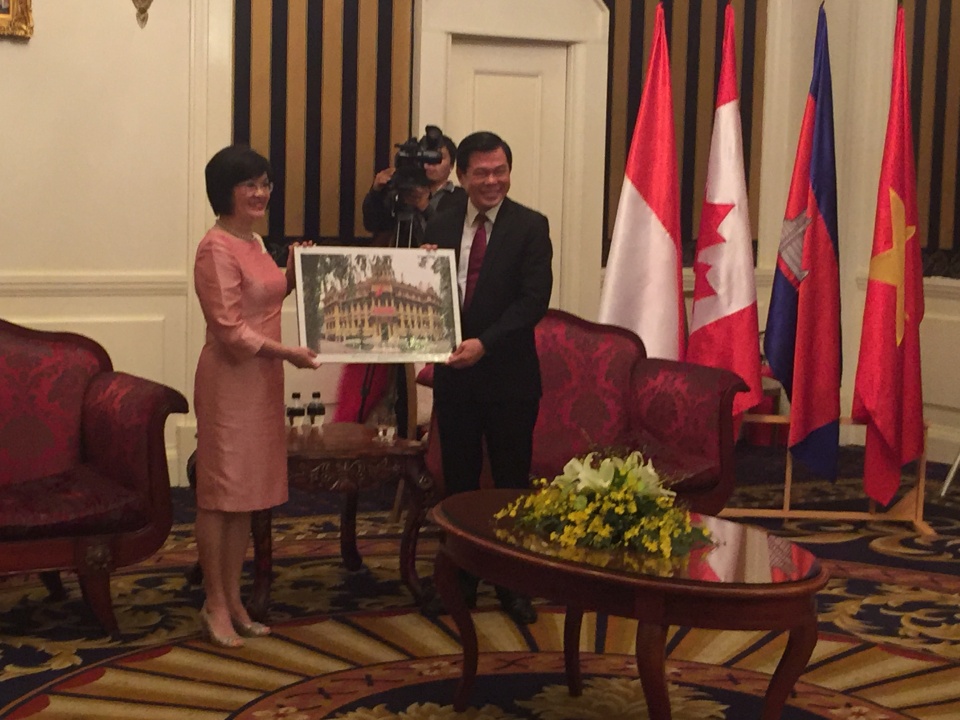 bi thu tinh uy ba ria vung tau gap go ngoai giao doan