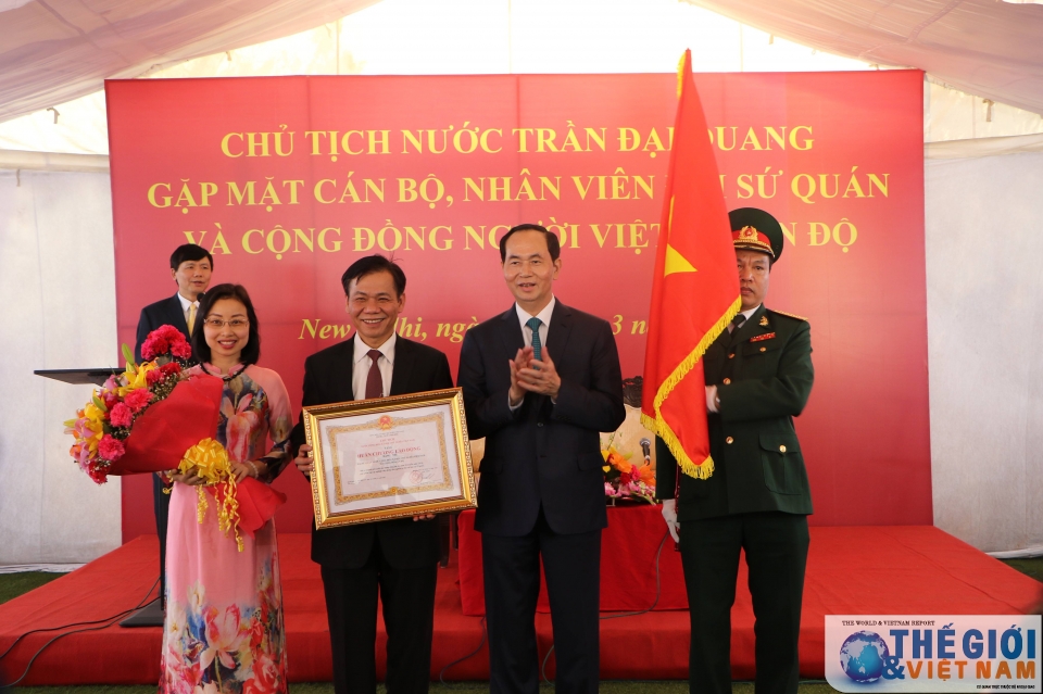 chu tich nuoc tran dai quang tham can bo nhan vien dai su quan viet nam tai an do