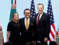 ong trump lai muon rut khoi nafta do van de nguoi di cu