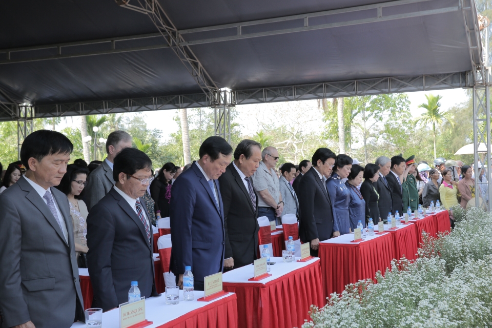 Phó Thủ tướng Thường trực dự Lễ tưởng niệm 50 năm đồng bào Sơn Mỹ bị sát hại tin nhap 20180316164434