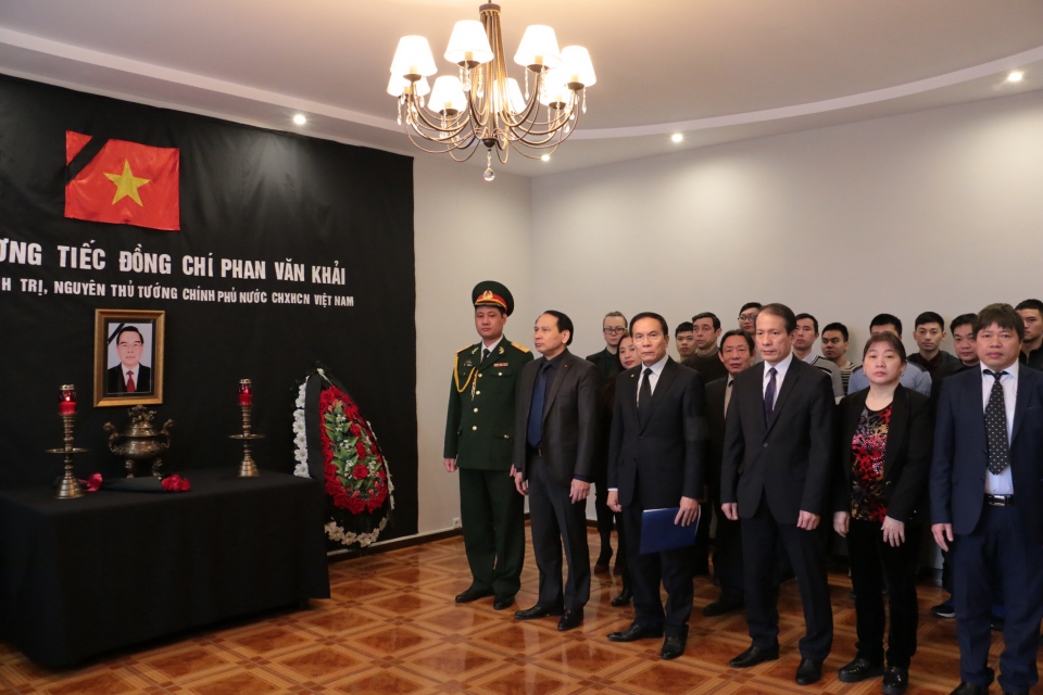 nguoi viet o nuoc ngoai tuong nho nguyen thu tuong phan van khai