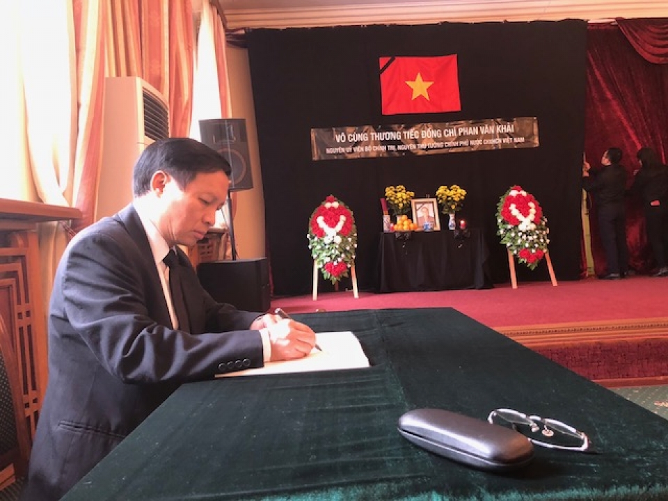 nguoi viet o nuoc ngoai tuong nho nguyen thu tuong phan van khai