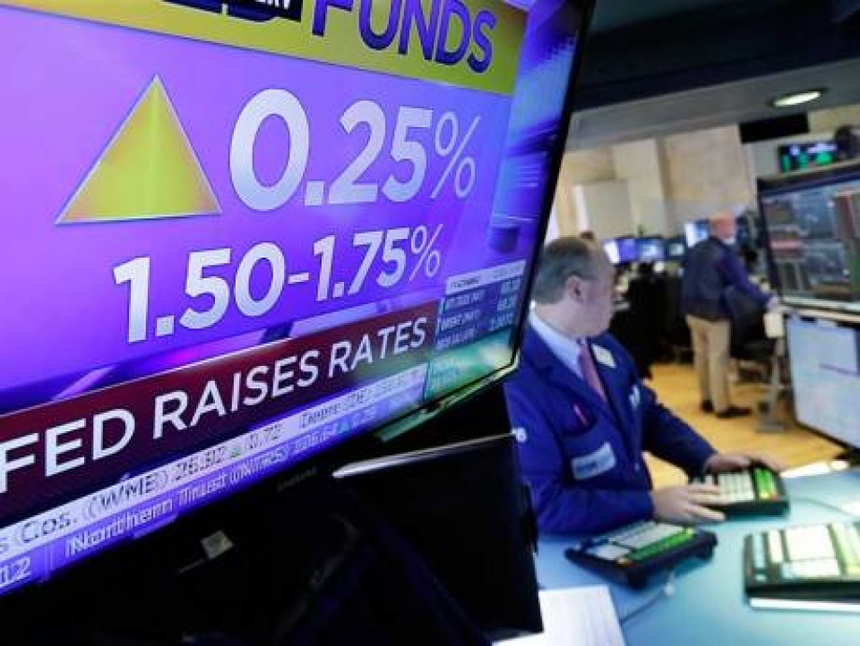 dieu gi da khien gia vang the gioi tang manh tuan qua