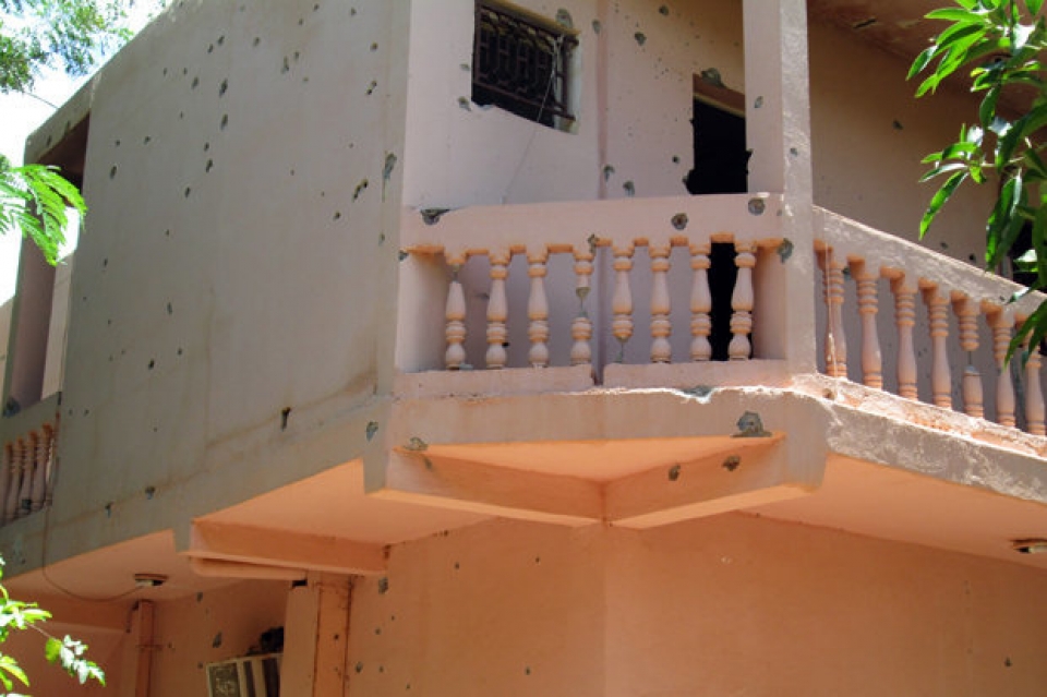 tan cong khach san tai mali