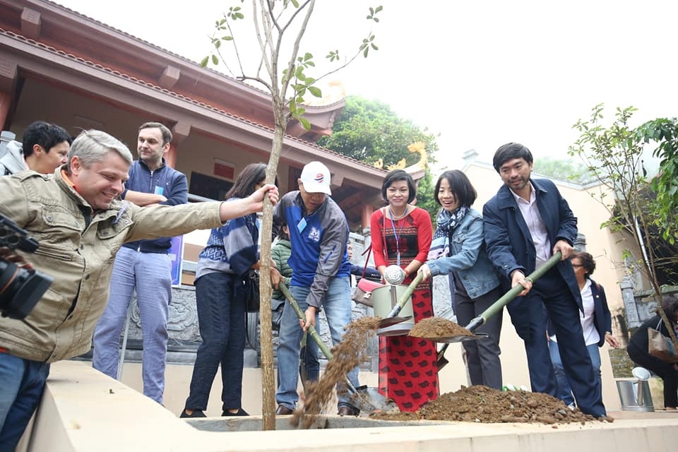 an tuong chuyen du xuan hu u nghi ve vung tan vien son thanh