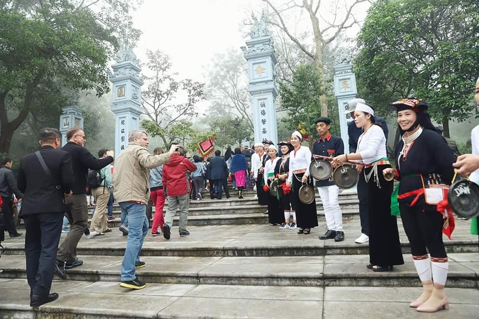 an tuong chuyen du xuan hu u nghi ve vung tan vien son thanh