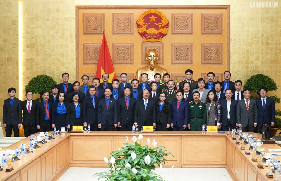 Thủ tướng: Tạo điều kiện tốt nhất để thế hệ trẻ phát triển bản thân thu tuong tao dieu kien tot nhat de the he tre phat trien ban than