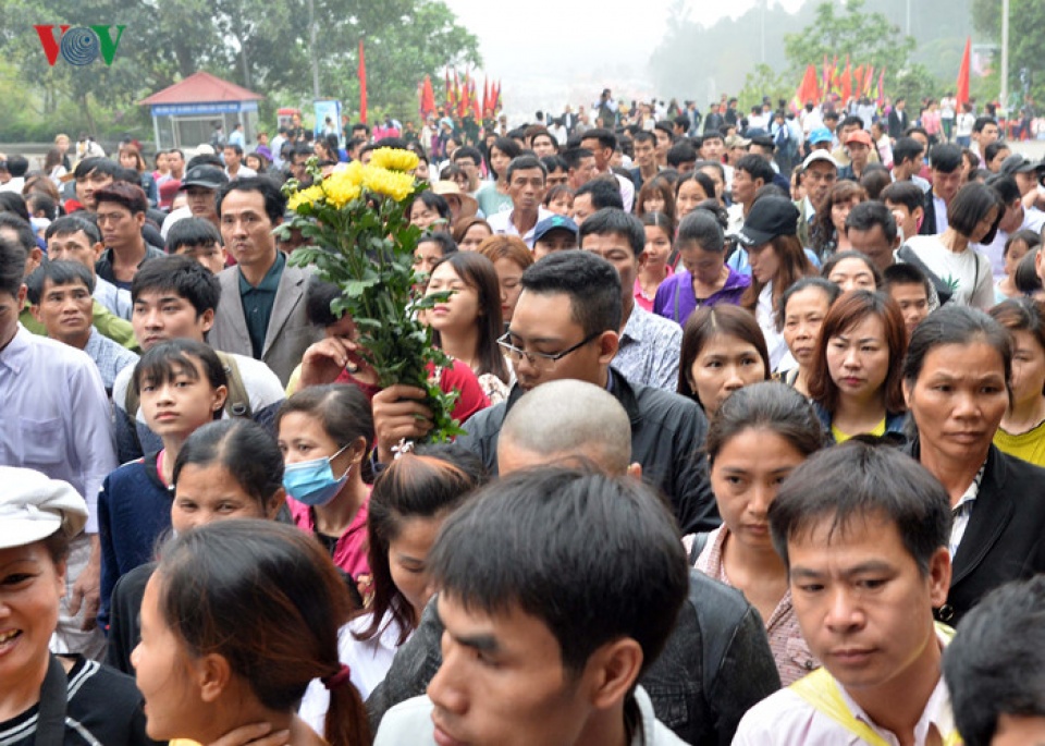 gio to hung vuong 2017 dong nghet nguoi nhung khong chen lan xo day