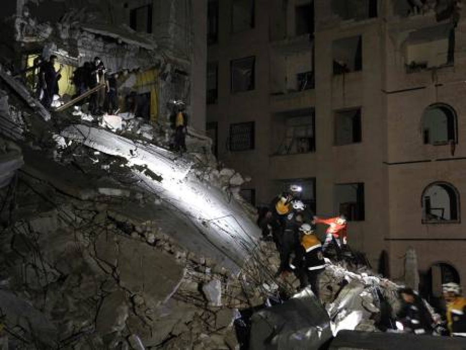 Syria: Nổ lớn tại thành phố Idlib, hơn 90 người thương vong tin nhap 20180410073753