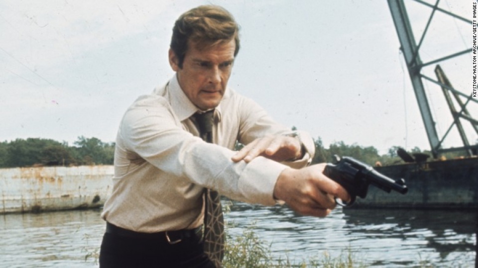 diep vien 007 roger moore qua doi vi ung thu