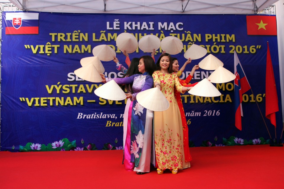 gioi thieu viet nam diem hen the gioi 2016 tai slovakia