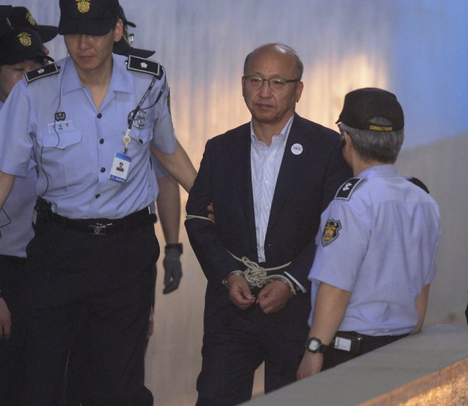 han quoc cu u bo truo ng y te bi tuyen an 30 thang tu giam