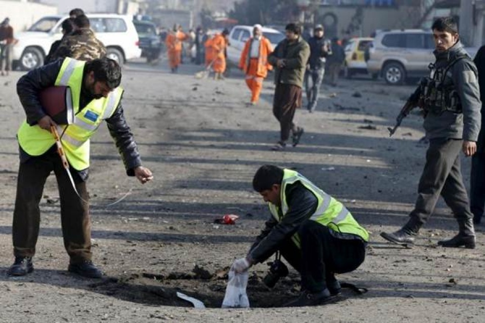 afghanistan danh bom xe khien 70 nguoi thuong vong