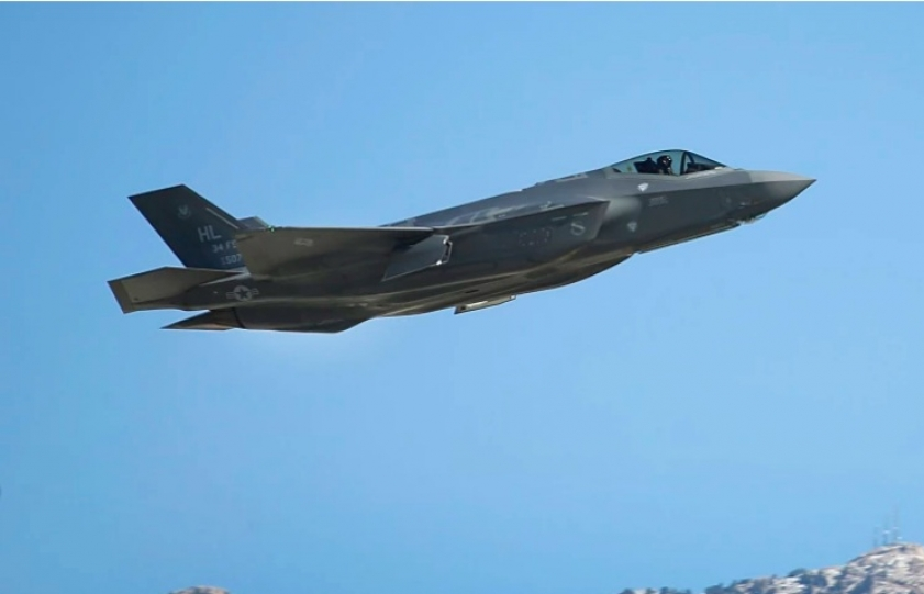 my van chuyen giao may bay f 35 cho tho nhi ky