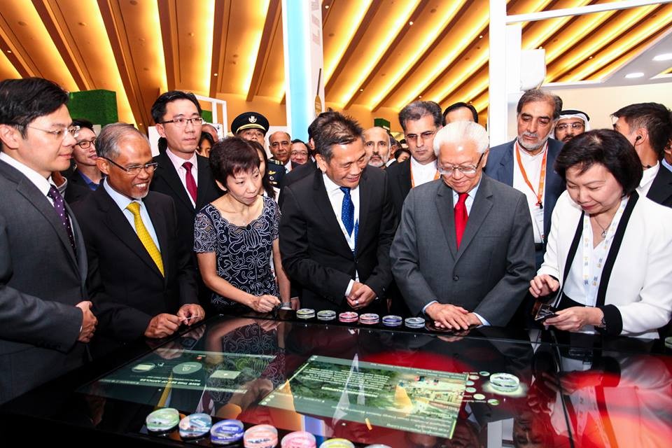 viet nam du hoi nghi thuong dinh cac thanh pho tren the gioi