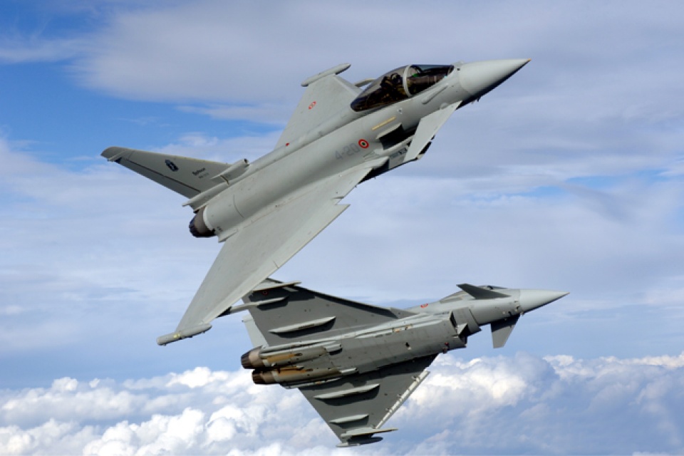 qatar ky thoa thuan mua 24 may bay chien dau cua anh