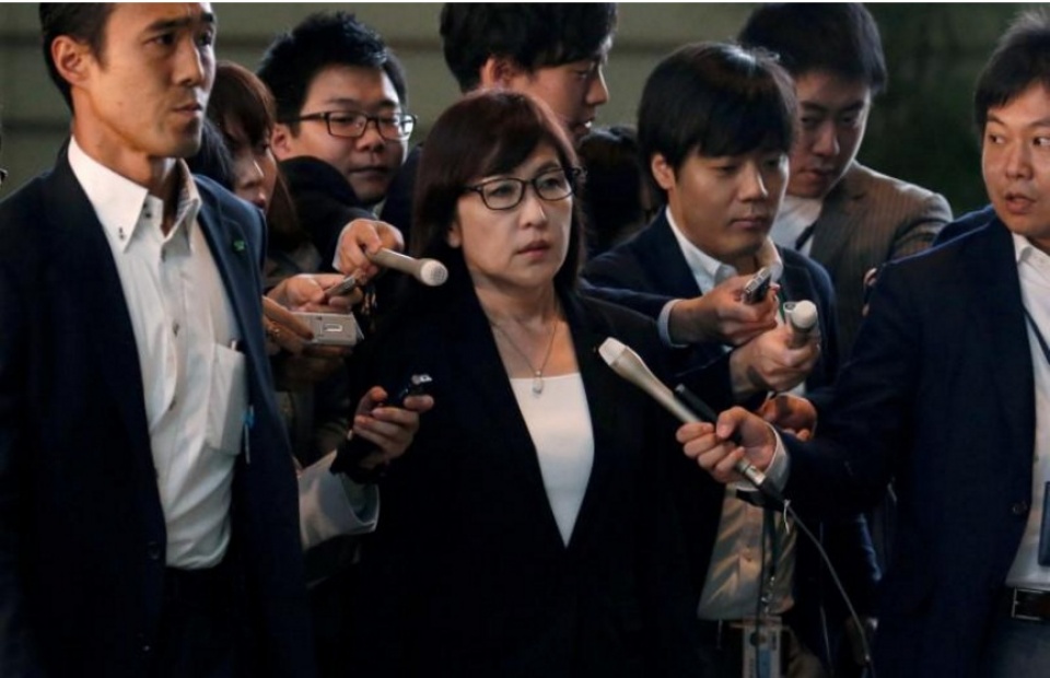 bo truong quoc phong nhat ban de don tu chuc