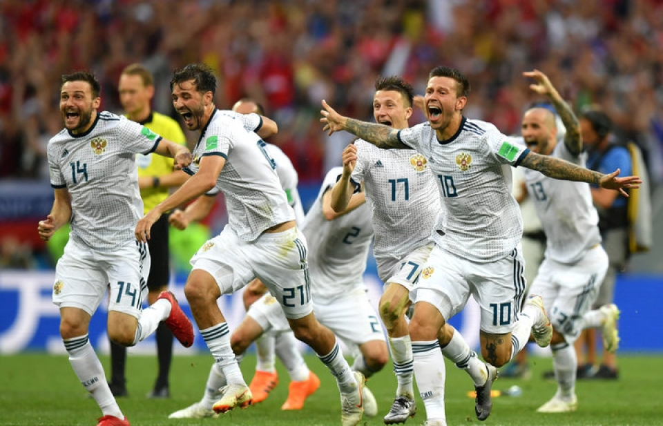 Moscow ăn mừng đội tuyển lần đầu tiên vào vòng tứ kết