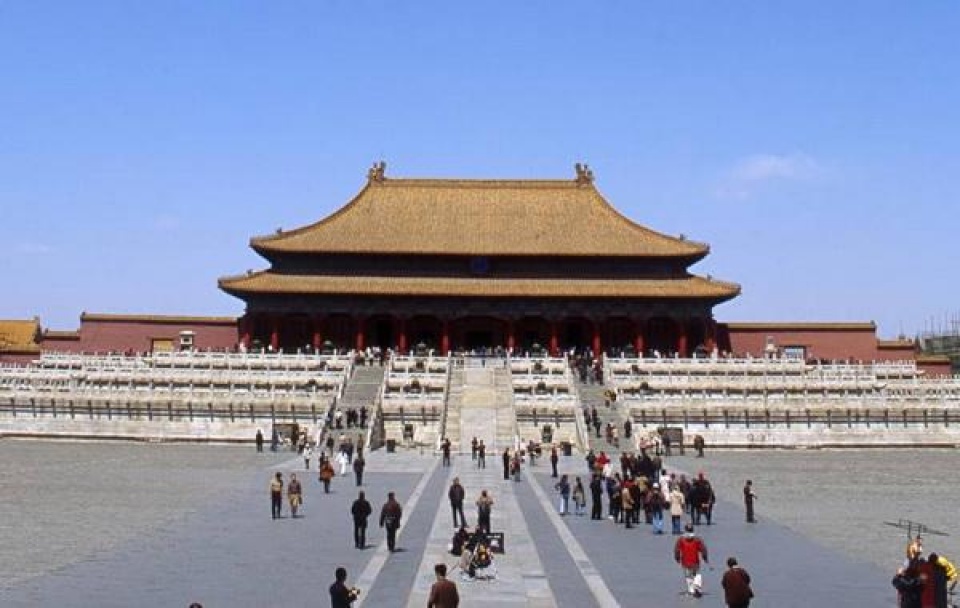 trung quoc thang du thuong mai du lich ngay cang tang