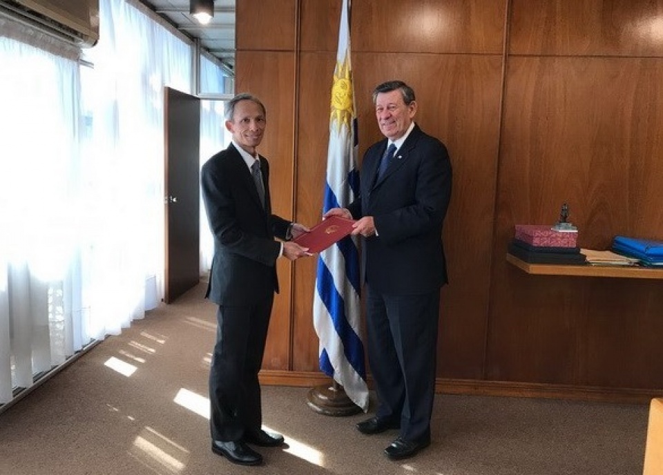 Quan hệ hợp tác Việt Nam - Uruguay tiếp tục phát triển tích cực tin nhap 20170819112717